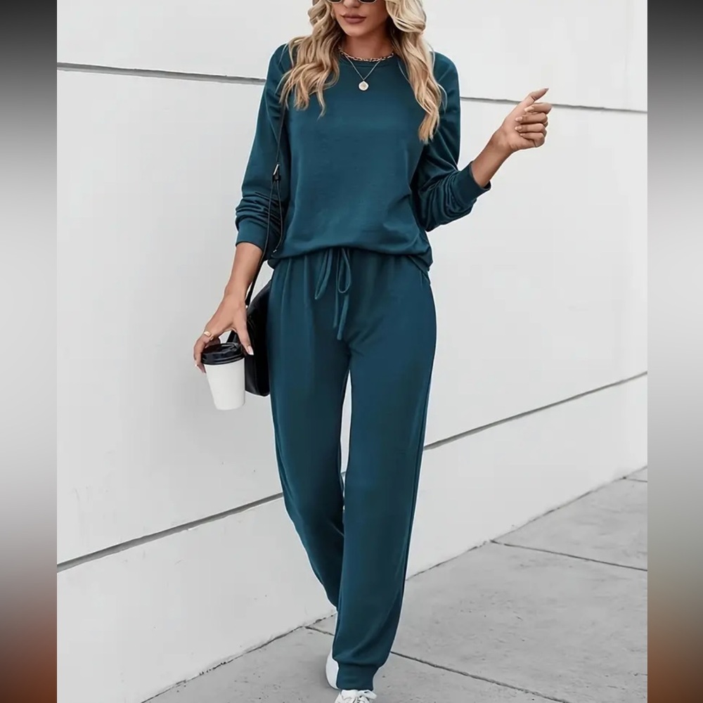 NWOT - Lounge Set - Pants and Sweatshirt